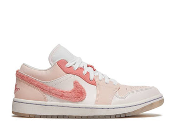 Wmns Air Jordan 1 Low Se 'Mighty Swooshers' denemezapt.myshopify.com Zaptila