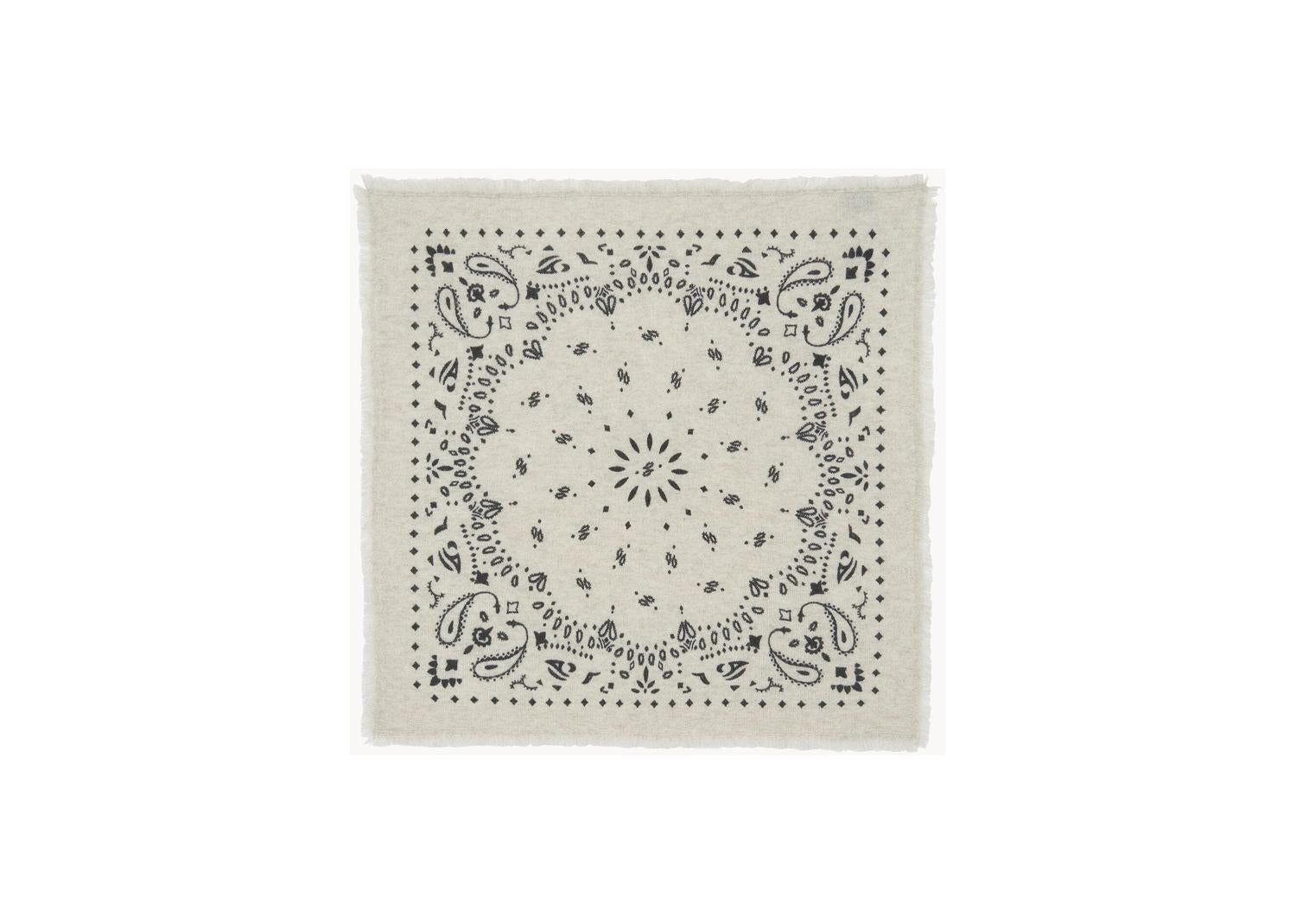 KUJTEN Small Bandana Hachi Oats White