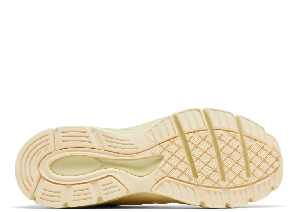 New Balance 990v4 Mi USA Macadamia Nut 9