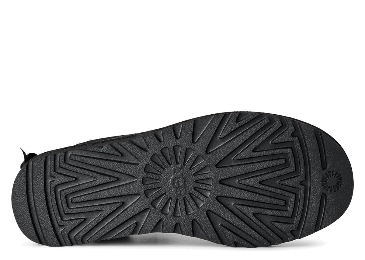UGG Ultra Mini Bailey Bow Boot Black (W) 4