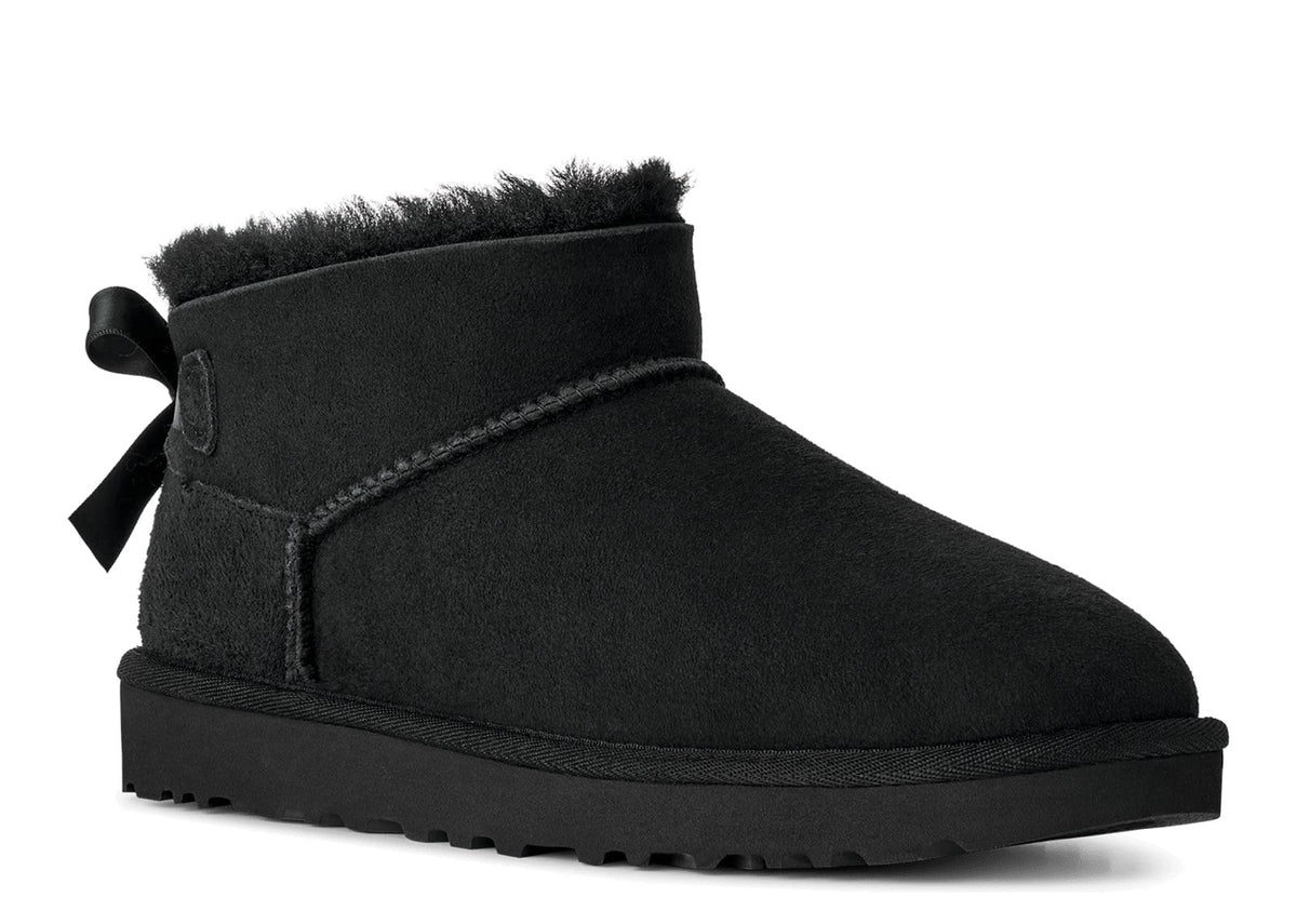 UGG Ultra Mini Bailey Bow Boot Black (W) 5